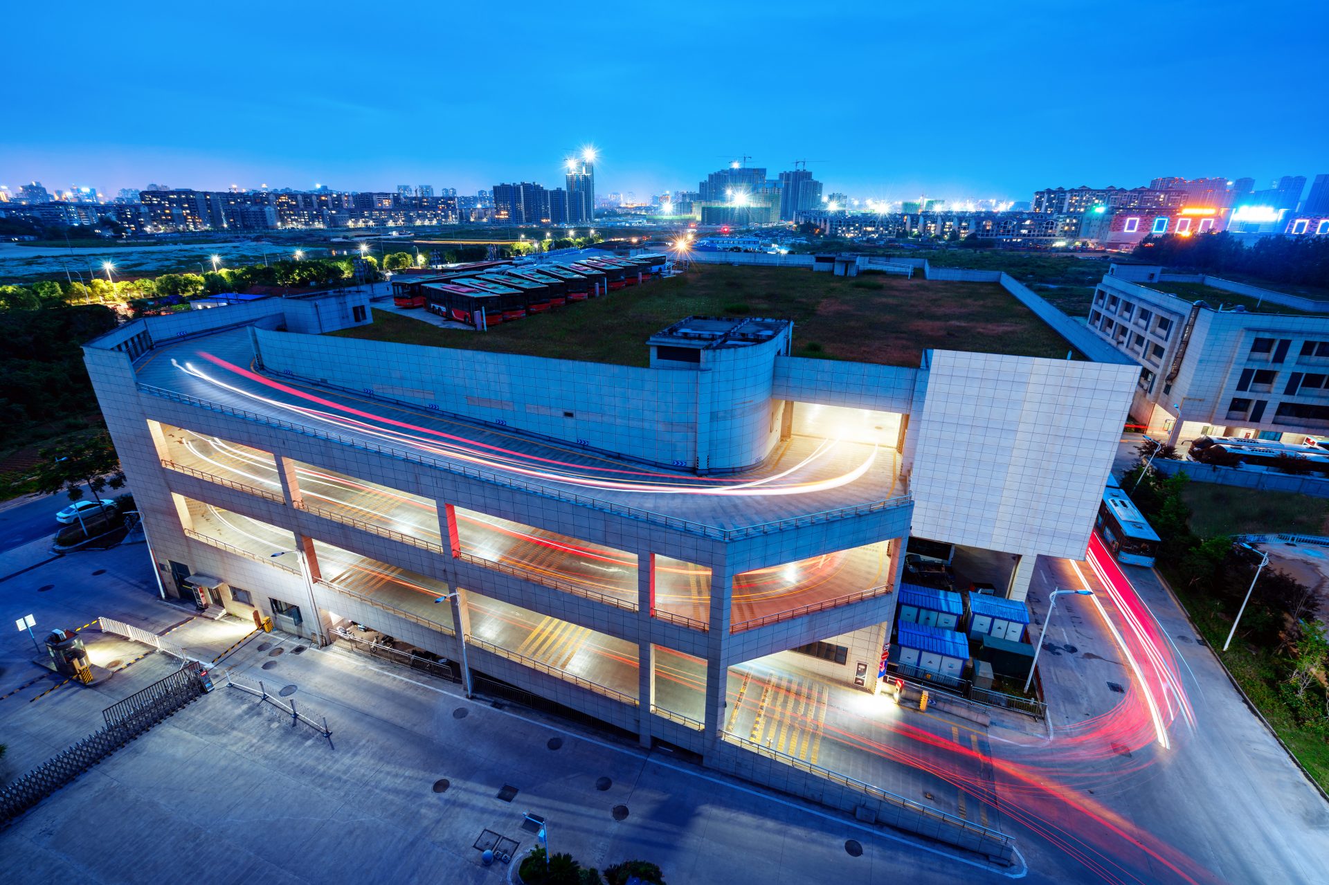 Real Options by Spreadsheet: Parking Garage Case Example 